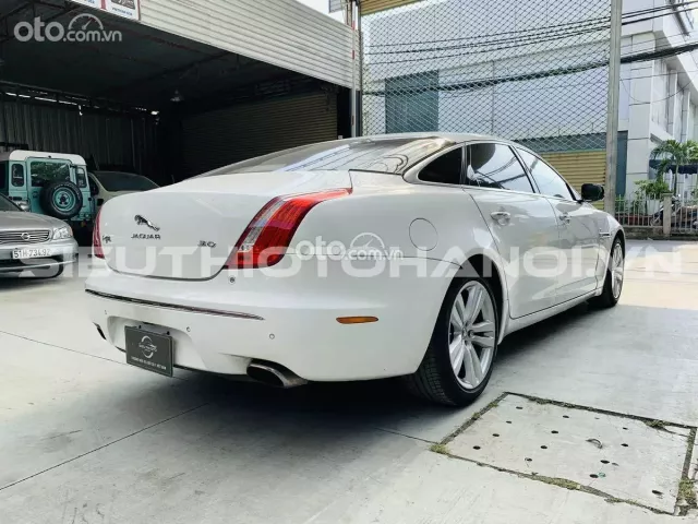 Jaguar XJ series 2010 6