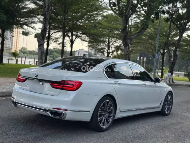 BMW 730Li Pure Excellence 2018 4