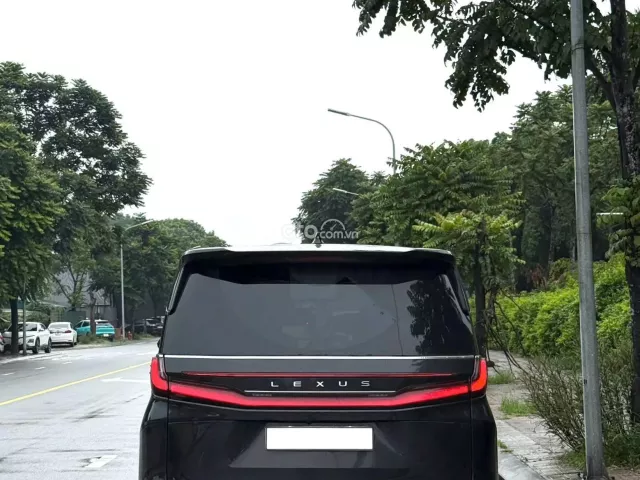 Lexus LM500h 6 ghế 2025 2