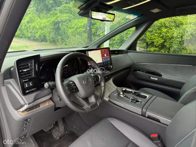 Lexus LM500h 6 ghế 2025 4