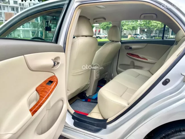 Bán xe Toyota Corolla Altis 1.8G sản xuất năm 2010 tên tư nhân, biển gốc Hà Nội