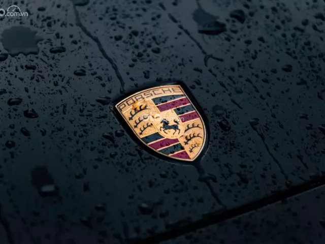 Option 1 tỷ 5 - Đen nội thất đỏ