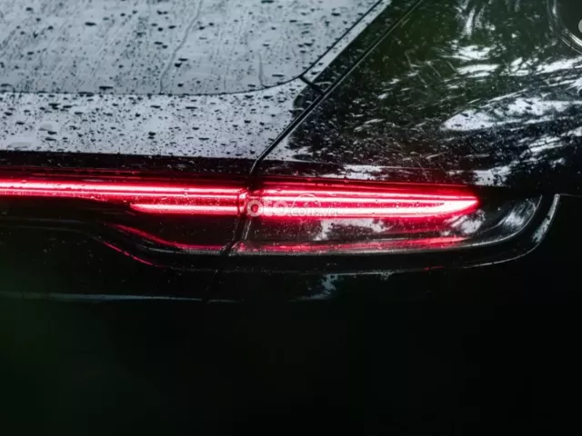 Option 1 tỷ 5 - Đen nội thất đỏ