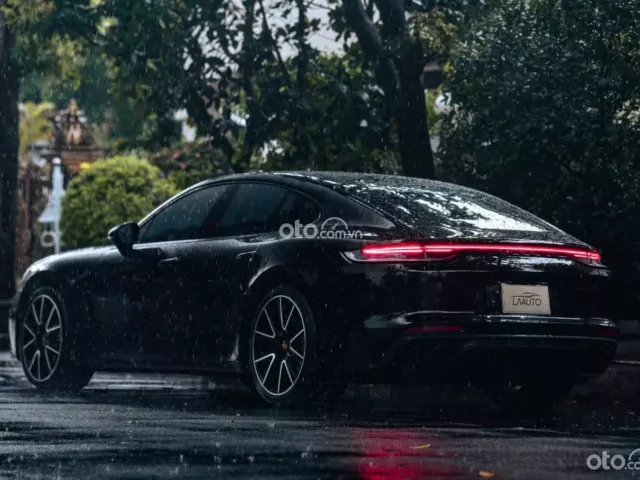 Option 1 tỷ 5 - Đen nội thất đỏ