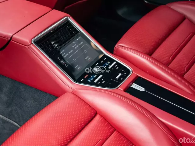 Option 1 tỷ 5 - Đen nội thất đỏ