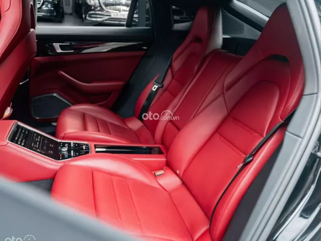 Option 1 tỷ 5 - Đen nội thất đỏ