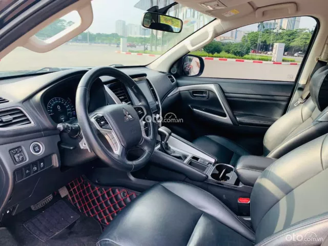 Xe đẹp siêu lướt, chất khỏi bàn