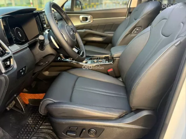 Xe 1 chủ từ đầu, lăn bánh ít, còn như mới