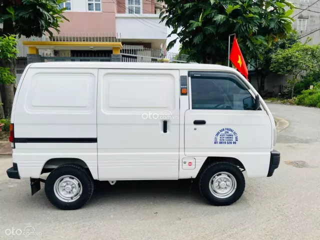 Có điều hoà mát lạnh, vách ngăn lót sàn đầy đủ