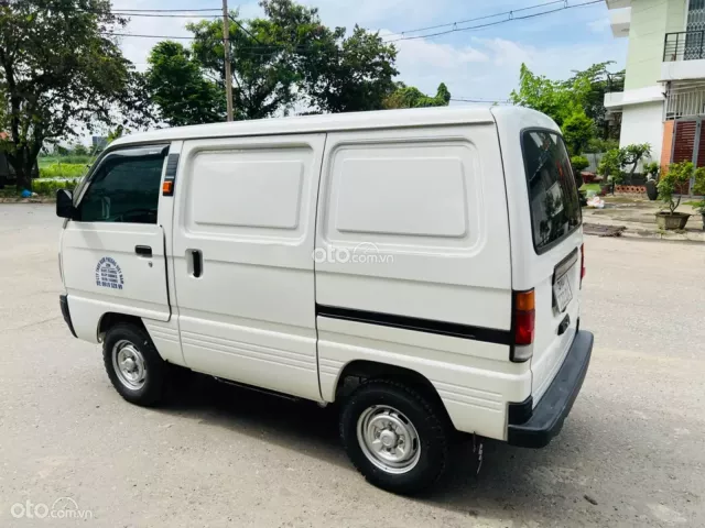 Có điều hoà mát lạnh, vách ngăn lót sàn đầy đủ