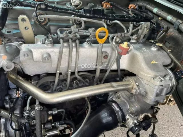 Bán Hiace tải van 3 chỗ đời 2010, tải 900kg