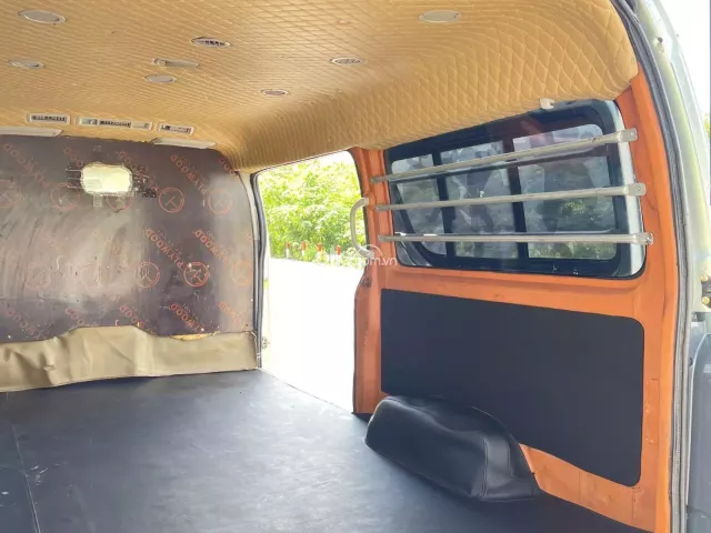 Bán Hiace tải van 3 chỗ đời 2010, tải 900kg