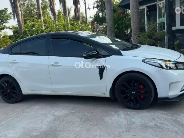 Mẫu sedan trẻ trung, giá tốt thương lượng