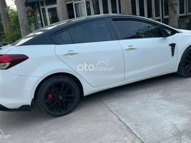 Mẫu sedan trẻ trung, giá tốt thương lượng