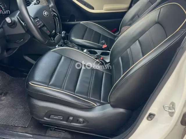 Mẫu sedan trẻ trung, giá tốt thương lượng