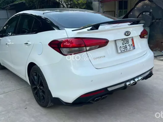 Mẫu sedan trẻ trung, giá tốt thương lượng