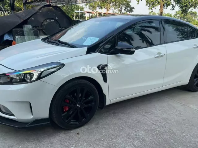 Mẫu sedan trẻ trung, giá tốt thương lượng