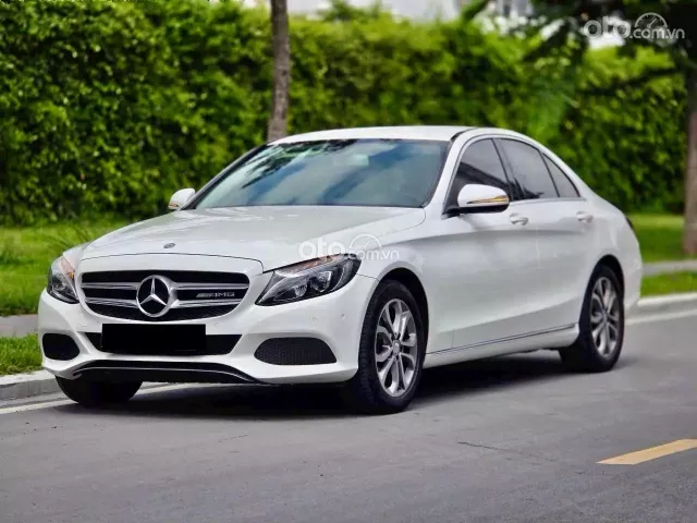 Mercedes-Benz C200 trắng/kem sx2016