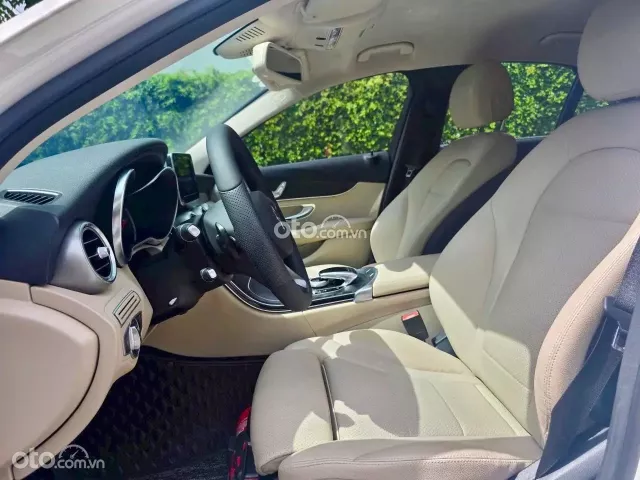 Mercedes-Benz C200 trắng/kem sx2016