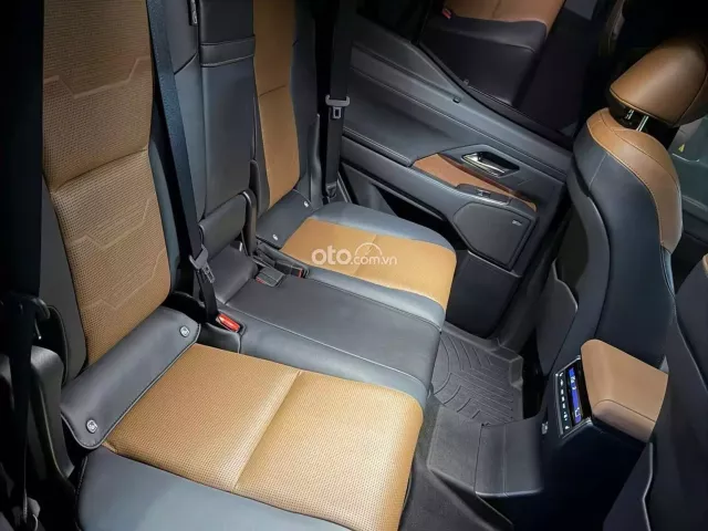 LƯỚT 4000KM. XE MỚI KENG