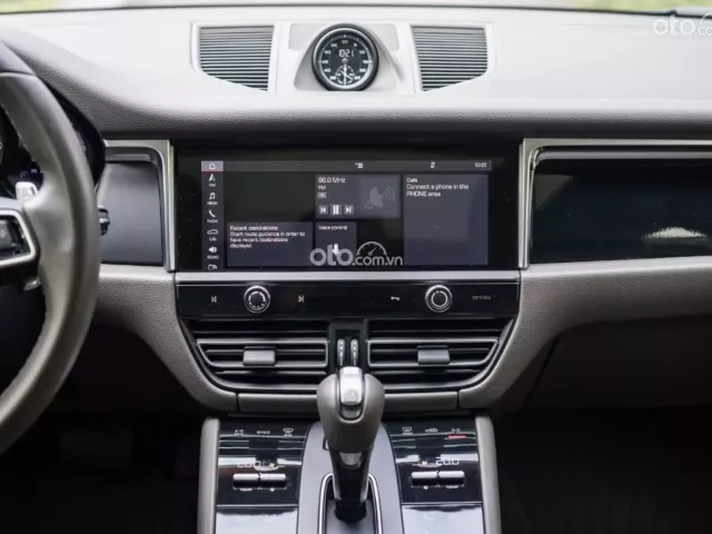 Xe lướt 10.000 km option nhiều