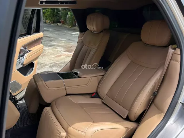 Xe màu vàng nội thất nâu da bò, còn bảo hành hãng