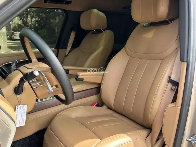 Xe màu vàng nội thất nâu da bò, còn bảo hành hãng