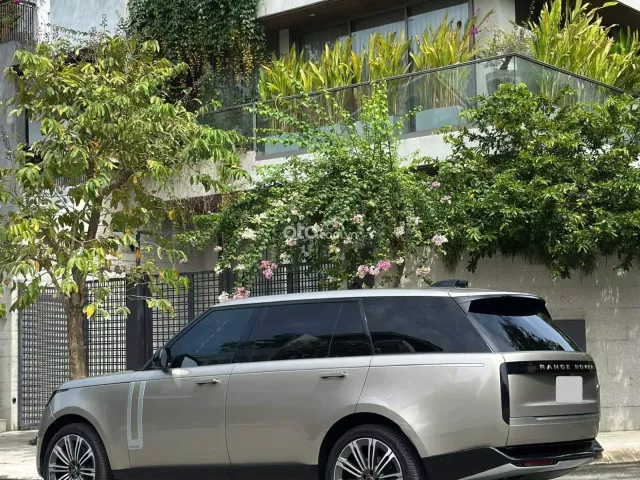 Xe màu vàng nội thất nâu da bò, còn bảo hành hãng