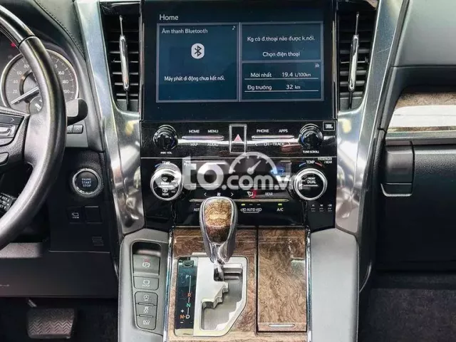 Toyota Alphard executive lounge Model 2022 odo 21k