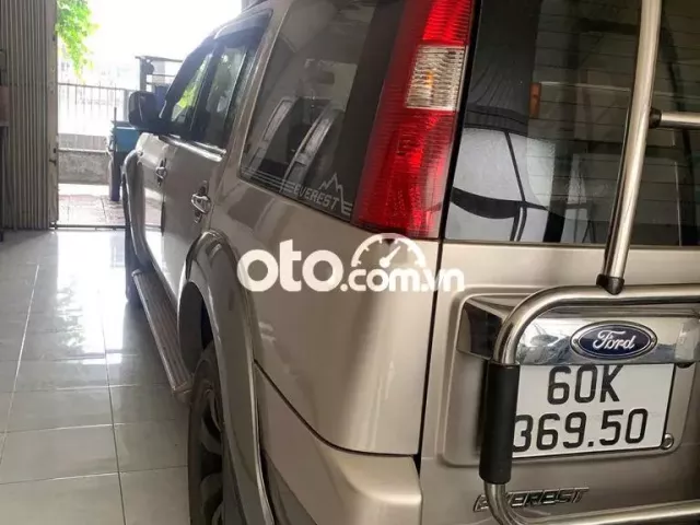 Ford Everest 2008 2.5L 4x2 MT - 224000 km