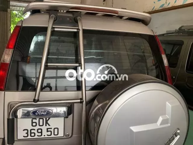 Ford Everest 2008 2.5L 4x2 MT - 224000 km