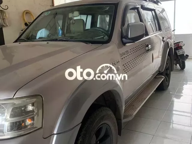 Ford Everest 2008 2.5L 4x2 MT - 224000 km