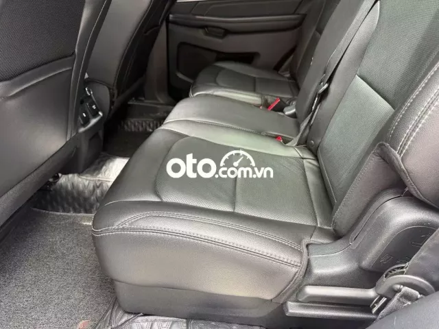 FORD EXPLORER CÁ NHÂN 2018 - 95000KM