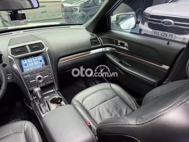 FORD EXPLORER CÁ NHÂN 2018 - 95000KM