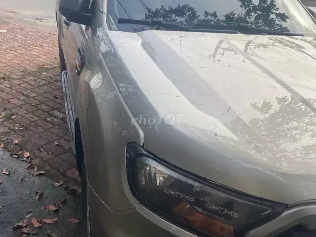 Ford Ranger 2016 XLS xe gia đình nhiều đồ chơi