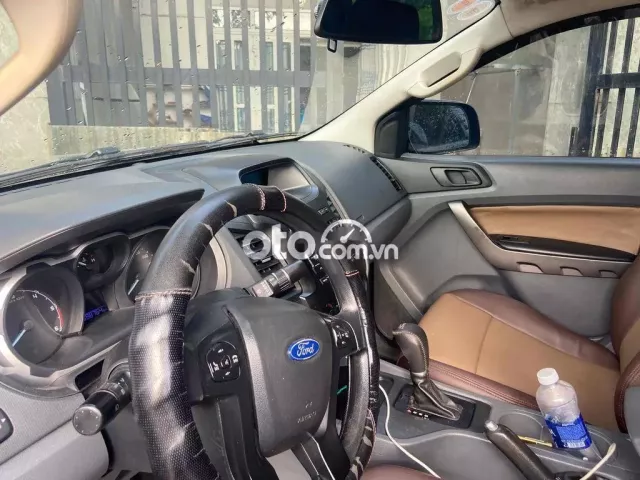 Ford Ranger 2016 XLS xe gia đình nhiều đồ chơi