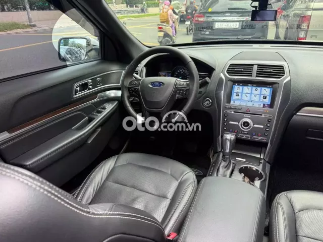 FORD EXPLORER CÁ NHÂN 2018 - 95000KM