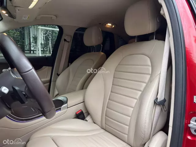 Màu đỏ kem rất đẹp, bank 65%