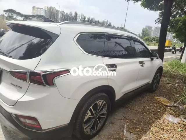 Hyundai Santa Fe 2019 2.4L AT 4 WD