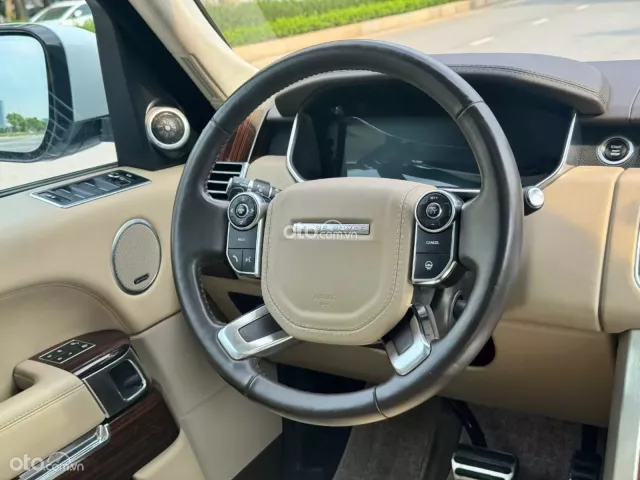 Range Rover Vogue màu trắng 2015 – Biểu tượng quyền lực, dành cho giới thượng lưu