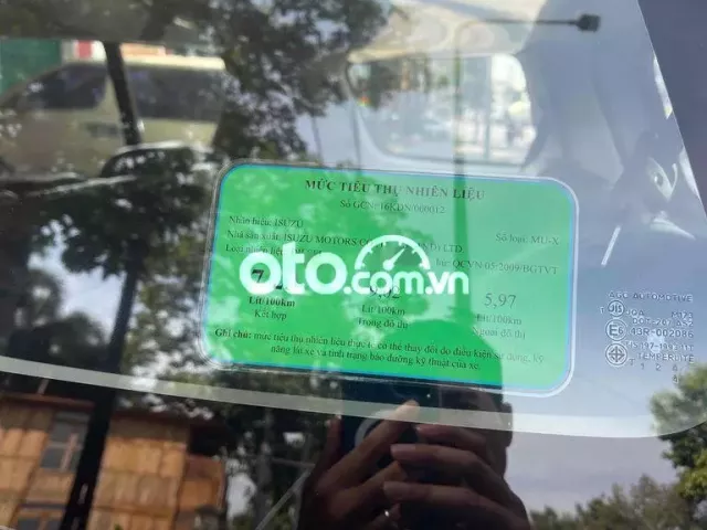 Isuzu Mu X 2017 2.5 4X2 MT - Xe gia đình đi kỹ