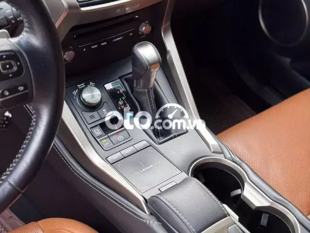 Lexus NX 2019 - 80000 km