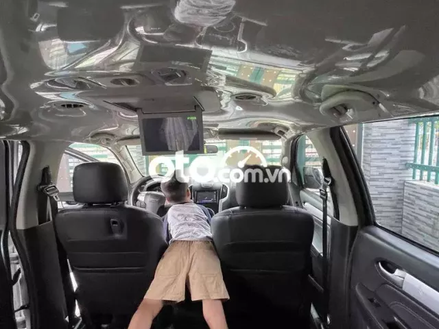 Isuzu Mu X 2017 2.5 4X2 MT - Xe gia đình đi kỹ