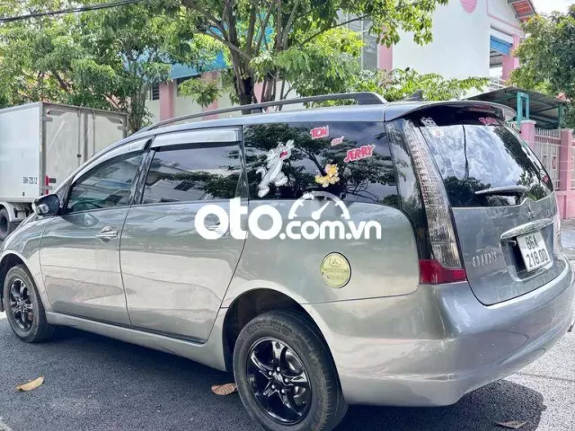 Mitsubishi Grandis 2005 2.4 AT - 200 km