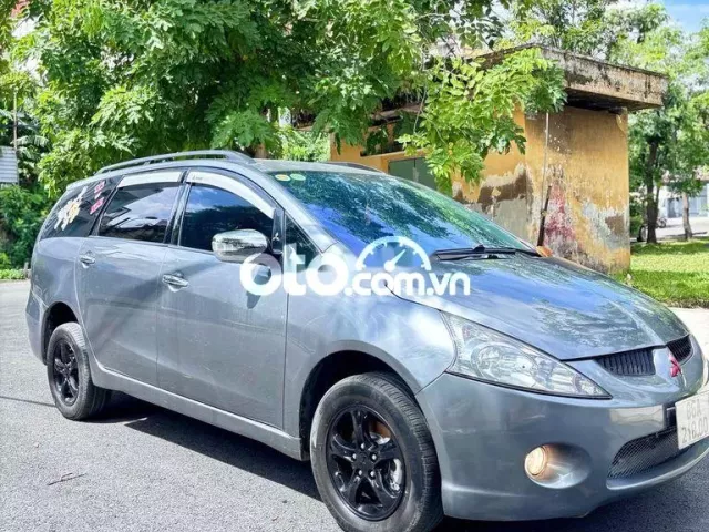 Mitsubishi Grandis 2005 2.4 AT - 200 km