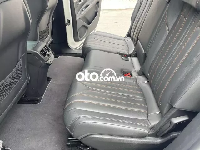 Peugeot 5008 2022 AL 1.6 AT - 30,000 km siêu đẹp.