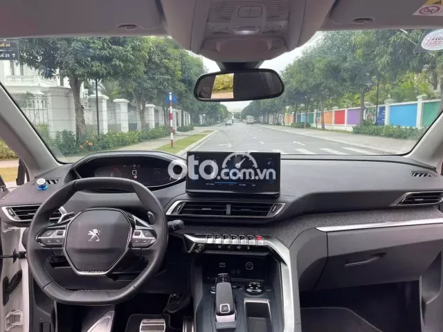 Peugeot 5008 2022 AL 1.6 AT - 30,000 km siêu đẹp.