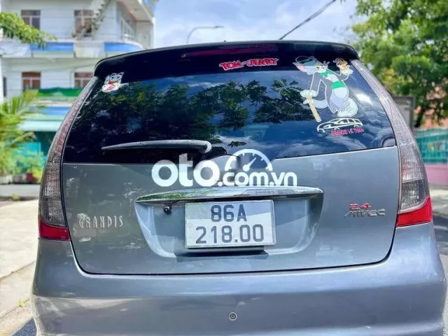 Mitsubishi Grandis 2005 2.4 AT - 200 km