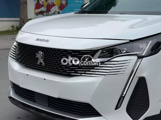 Peugeot 5008 2022 AL 1.6 AT - 30,000 km siêu đẹp.