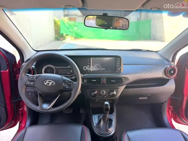 Đẹp miễn bàn